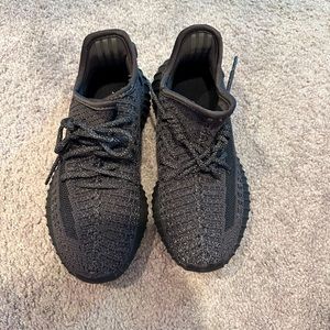 ❤️Adidas Yeezy- black reflective